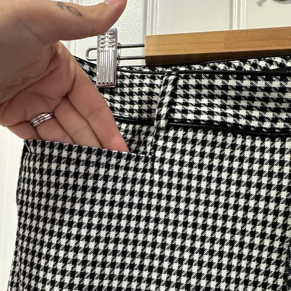 Banana Republic | Sloan Pants in black and white | Size: 10L - Picture 2 of 5